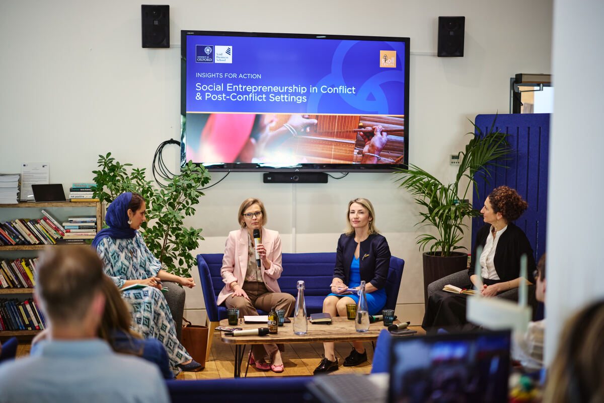 Freshta Karim speaking at the Skoll Centre, Oxford